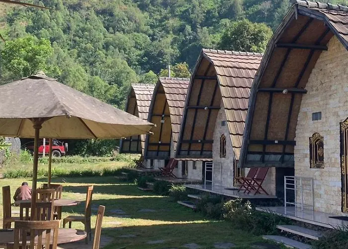 Moon House * Kubupenlokan